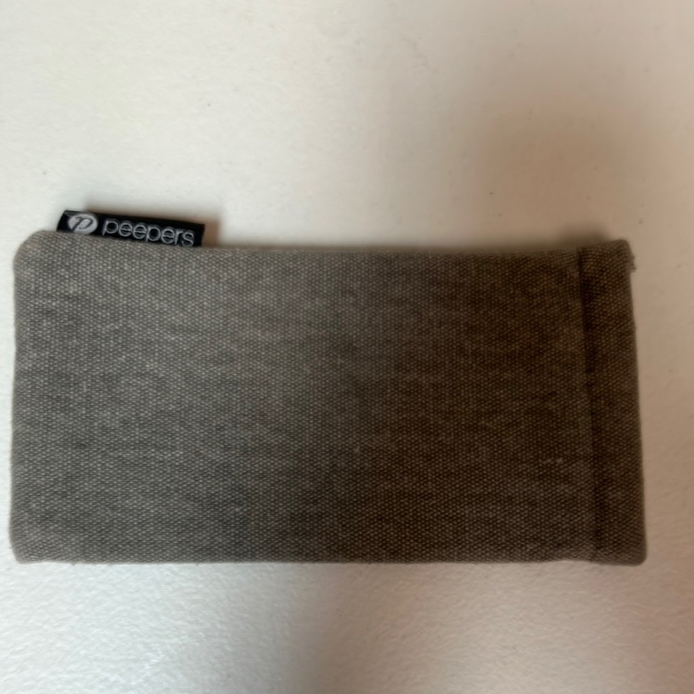PEEPERS SUNGLASSES CASE
